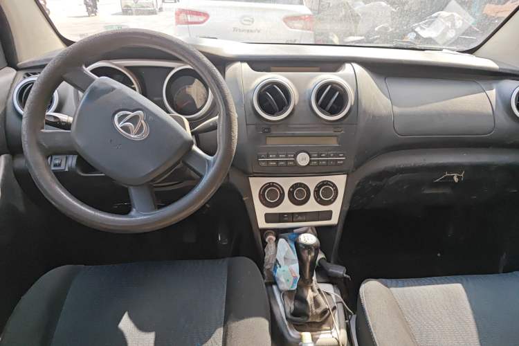 Used CHANGAN KAICHENG Ounuo S 2014 1.5L Base Version Center Console