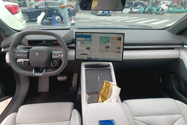 Used XPeng P7 2025 Model—820 Ultra Long Range Ultra
