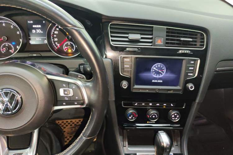 Used Volkswagen Golf 2017 280TSI Automatic R-Line Million-Vehicle Commemorative Edition