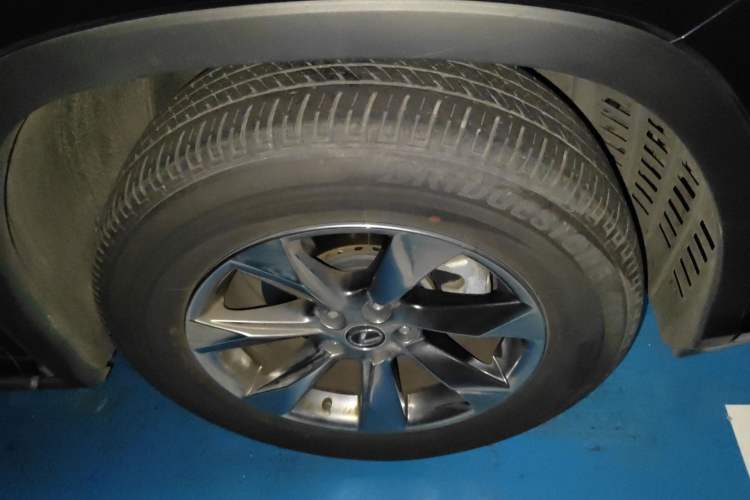 Used Lexus RX 2016 300 Two-Wheel Drive Elite Version China V Standard Right Front Wheel Hub