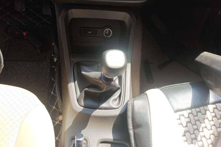 Used Wuling Hongguang 2019 1.5L S Comfort Edition China VI LAR Gear Lever