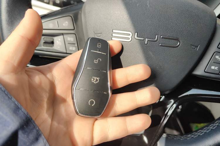 Used BYD Song PLUS New Energy 2023 Champion Edition EV 520KM Prestige Model
