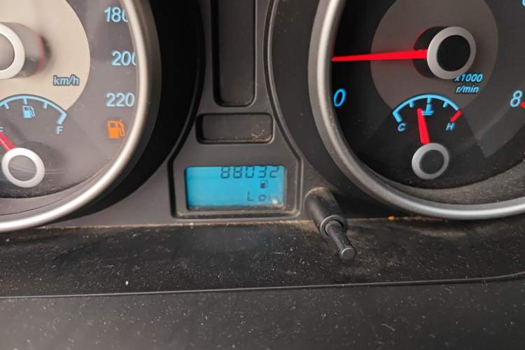 Used Buick Excelle 2013 1.5L Manual Luxury Model Odometer Close Up