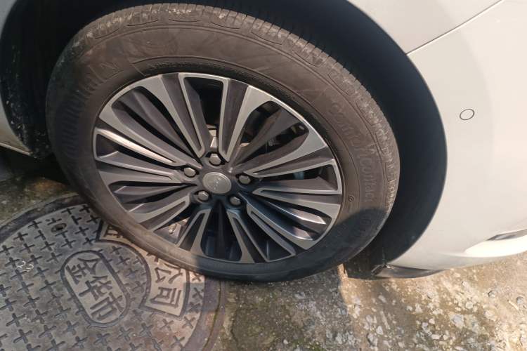 Used Buick GL8 2022 ES Landtrek 653T Flagship Model Right Front Wheel Hub