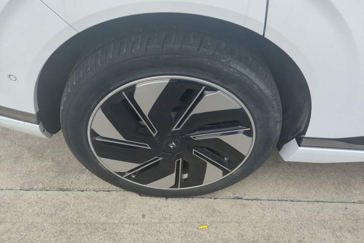 Used Dongfeng eπ eπ008 2024 636Max All-Electric Version 6 Seats