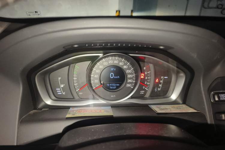 Used Volvo XC60 2017 T5 AWD Smart Upgrade Edition
