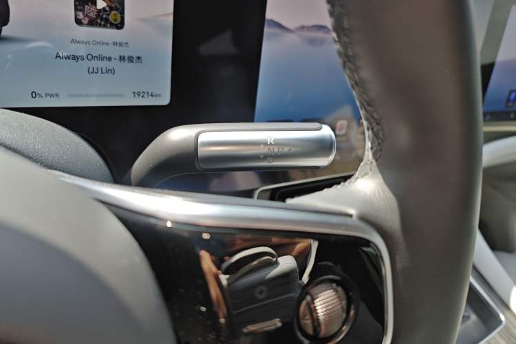 Used Hima AITO M9 2025 Extended-Range Max Version 52 kWh 6-Seater Edition Gear Lever