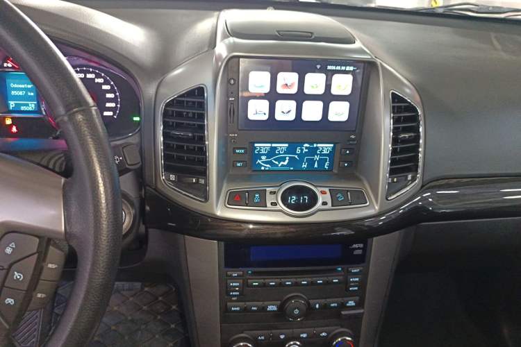 Used Chevrolet Captiva 2015 2.4L 4x4 Flagship Edition 7-Seater