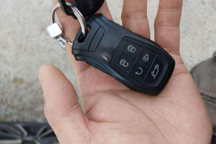 Used Soueast DX7 2019 1.5T Automatic Smart Connect Flagship Edition China VI Standard
