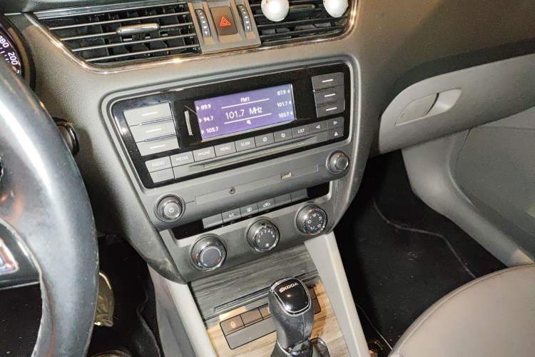 Used Skoda Octavia 2015 1.6L Automatic Yijun Edition
