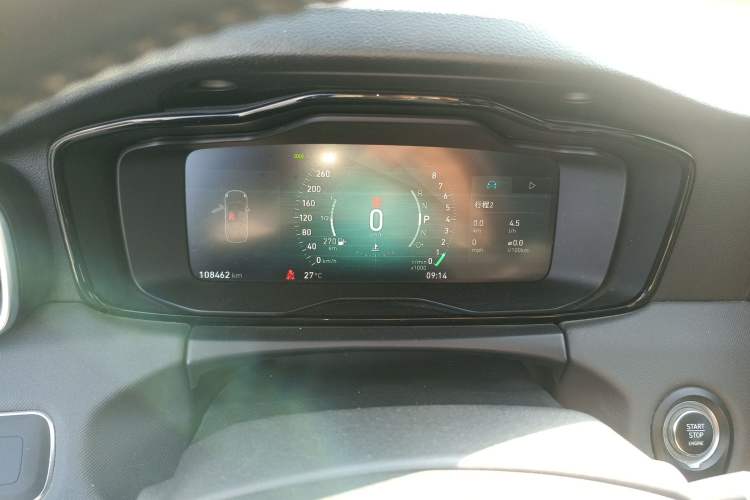 Used Lynk & Co 01 2017 2.0T Two-Wheel-Drive Version Instrument Cluster