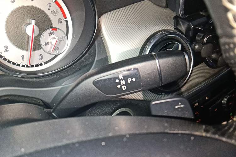 Used Mercedes-Benz GLA 2015 GLA 200 Fashion Model Gear Lever