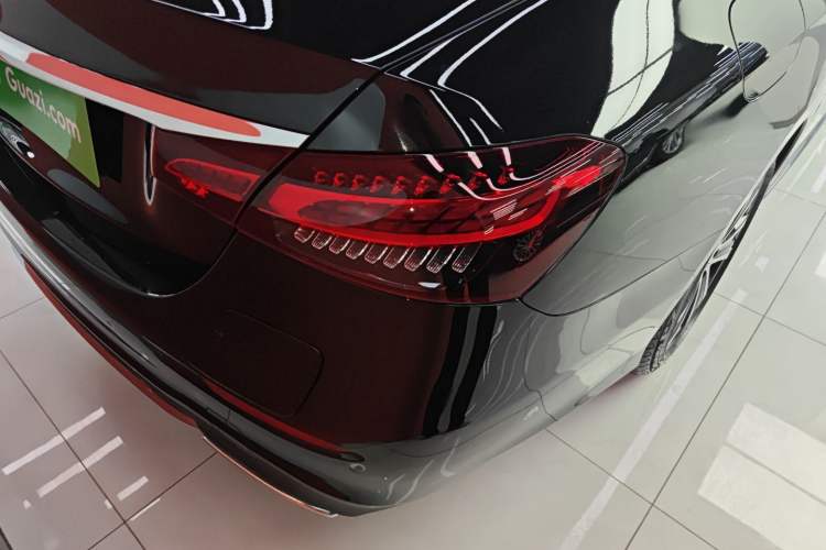 Used Mercedes-Benz E-Class New Energy 2022 E 350 e L Plug-in Hybrid Sports Sedan