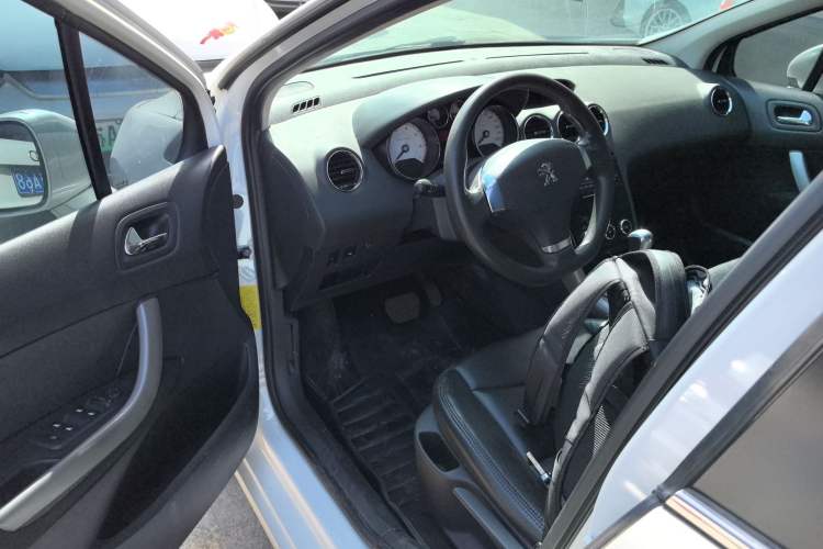 Used Peugeot 408 2013 2.0L Automatic Comfort Edition
