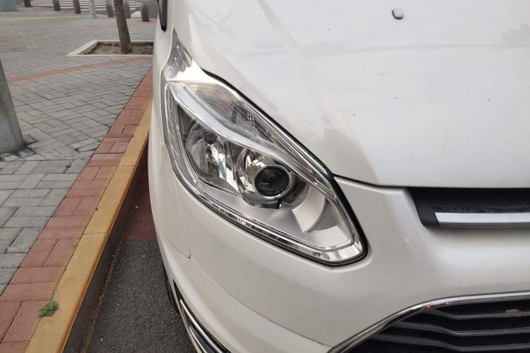 Used Ford Tourneo Custom 2017 2.0T Automatic Elite Edition Right Front Headlight