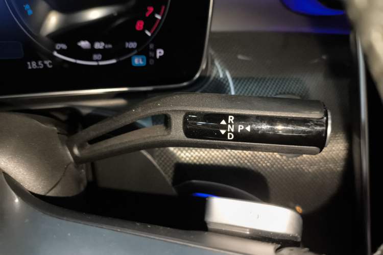 Used Mercedes-Benz C-Class New Energy 2025 C 350 eL Gear Lever