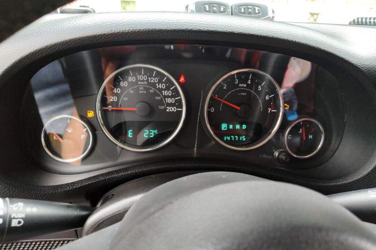 Used Jeep Wrangler 2014 3.0L Sahara Four-Door Edition Instrument Cluster