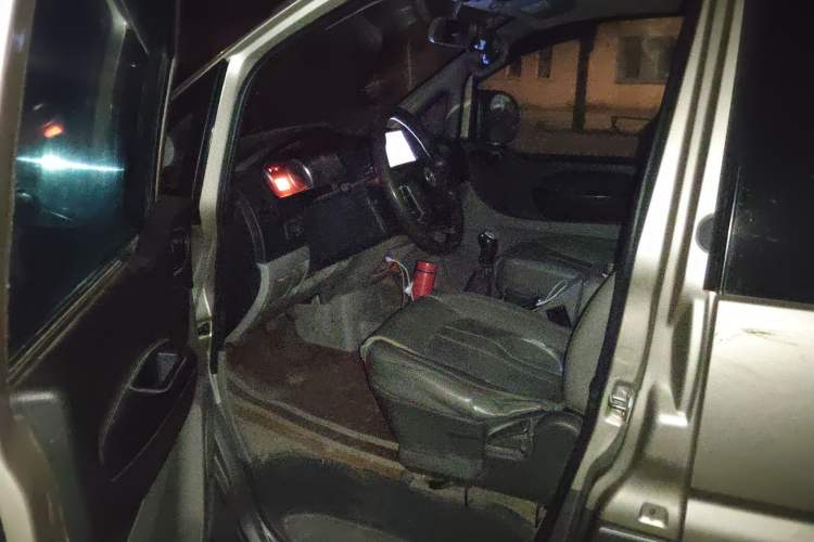 Used FORTHING Lingzhi 2016 M3 1.6L 7-Seater Luxury Model China IV Standard Driver Seat