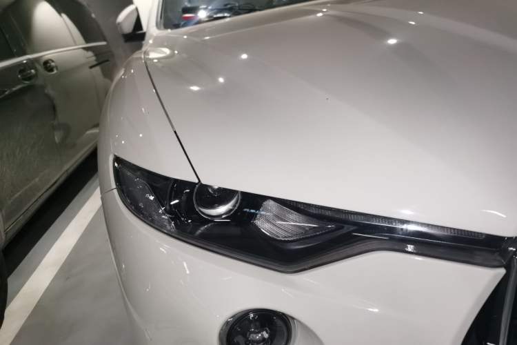 Used Maserati Levante 2016 3.0T Standard Edition Right Front Headlight