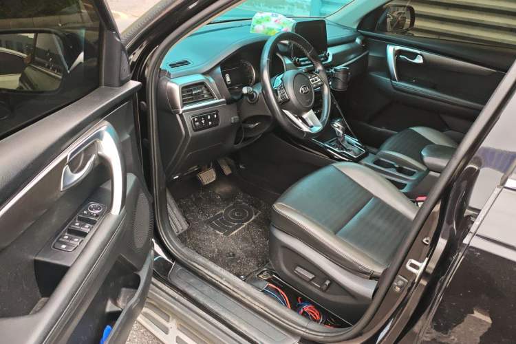 Used Kia Sportage R 2018 2.0L Automatic Smart Luxury Version China V Standard Driver Seat