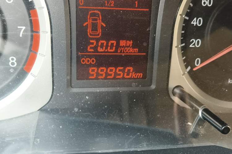 Used Venucia R50 2013 1.6L Manual Fashion Edition