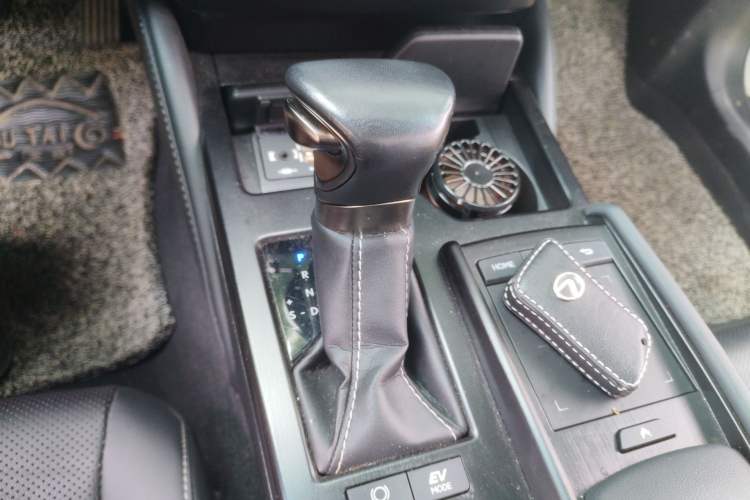 Used Lexus ES 2020 300h Premier Edition