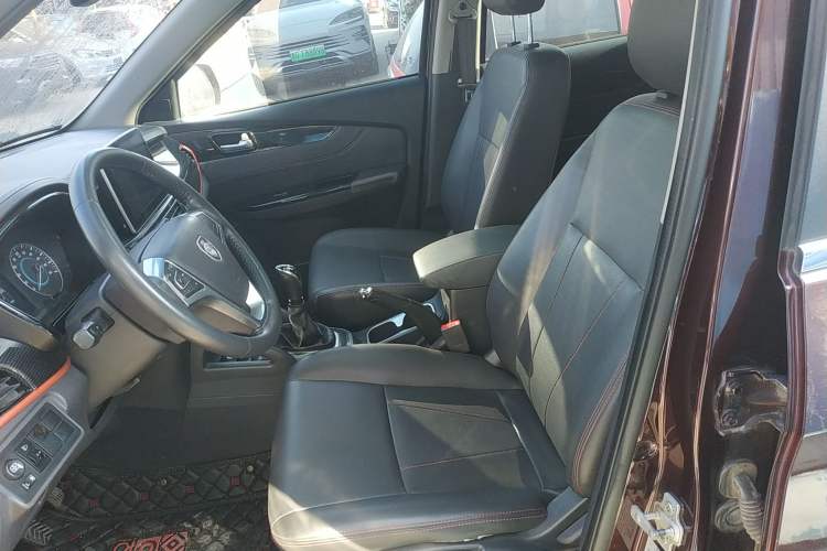 Used Foton Jiatu im8 2017 1.5L ZhiZun Model
