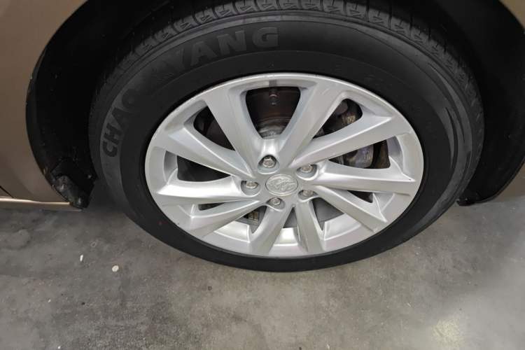 Used Buick Verano 2017 Sedan 15S Automatic Entry Model Right Front Wheel Hub