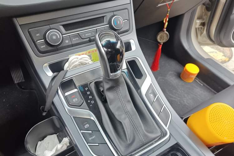 Used Geely Auto Emgrand 2019 Leading Edition 1.5L CVT Luxury Model China V Standard
