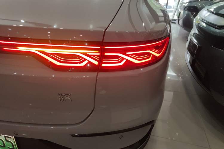 Used BYD Han 2025 EV Intelligent Driving Edition 701KM LiDAR Flagship Model