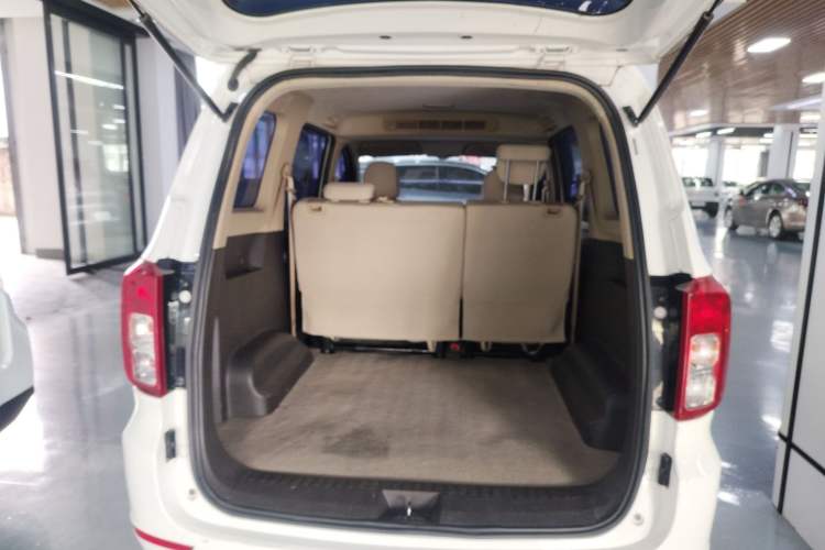 Used Wuling Hongguang 2019 1.5L S Standard Version China VI LAR
