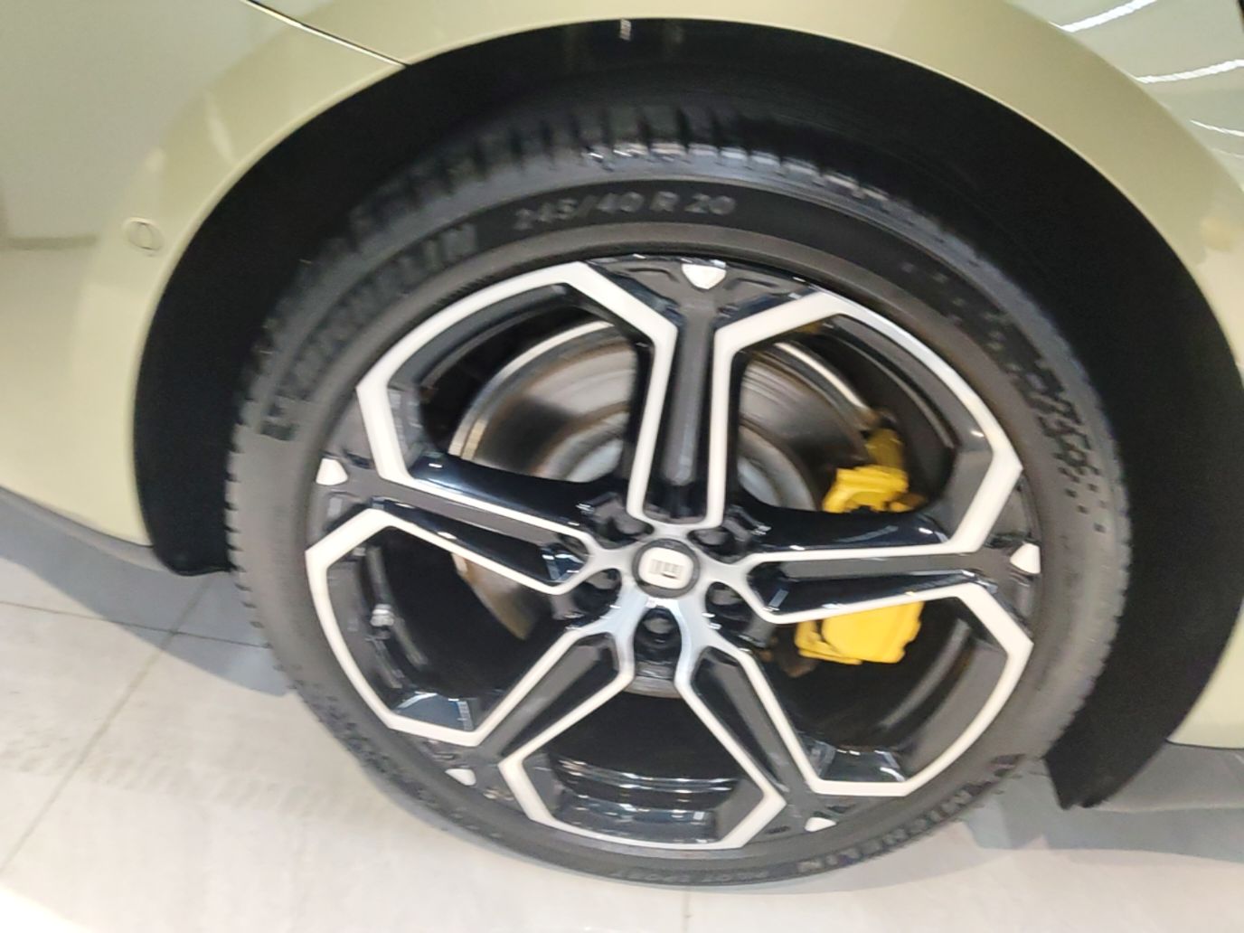 Xiaomi Auto SU7 2024 Rear-Drive Ultra-Long Range Advanced Pro-Level Intelligent Driving Version — снимка 11