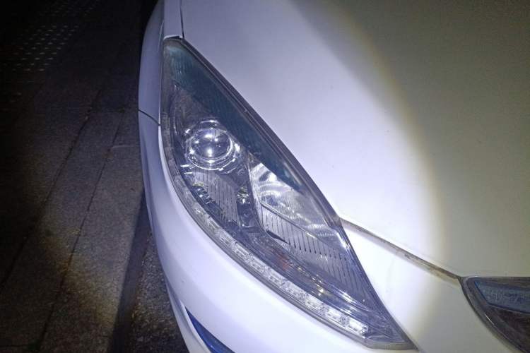 Used Haima M6 2015 1.5T Manual Comfort Model Right Front Headlight