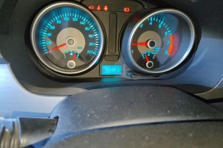 Used Buick Excelle 2013 1.5L Automatic Classic Model Odometer Close Up