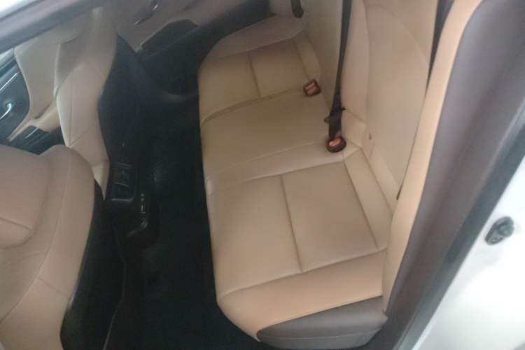 Used Lexus ES 2020 300h Premier Edition
