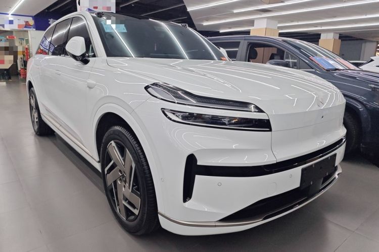 Used ONVO Luxeed L90 2025 Model—Ultra Six-Seater Version
