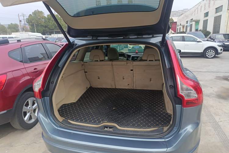 Used Volvo XC60 2017 T5 AWD Smart Version
