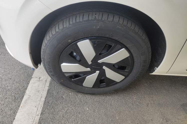 Used Dongfeng NAMMI 01 2024 New Edition 330 Air Left Front Wheel Hub