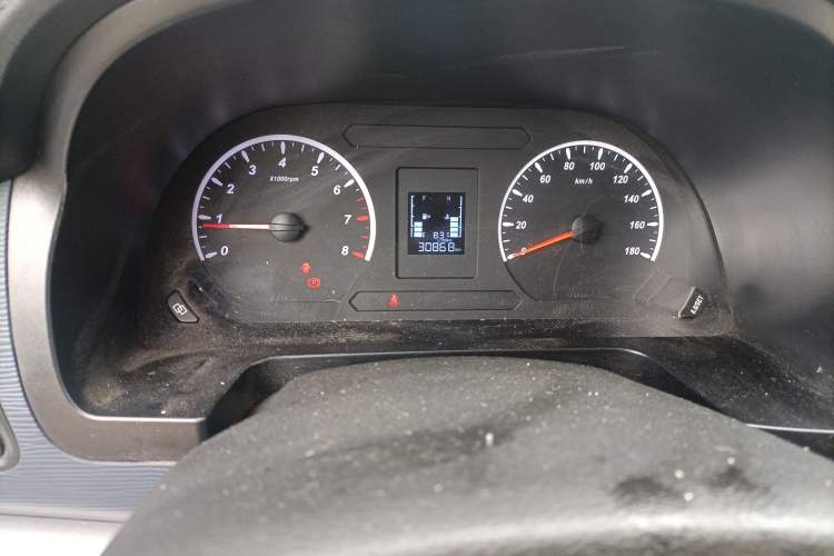 Used FORTHING Lingzhi 2023 M5 1.6L Utility Model 7 Seats
