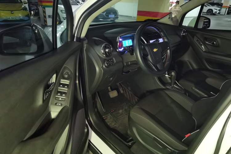 Used Chevrolet Trax 2016 1.4T Automatic Two-Wheel Drive Comfort Version with Sunroof Driver Seat