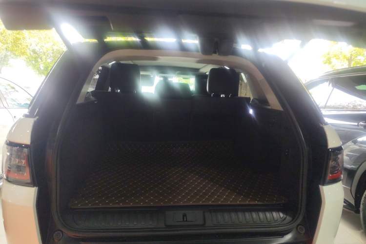 Used Land Rover Range Rover Sport 2020 3.0 L6 SE