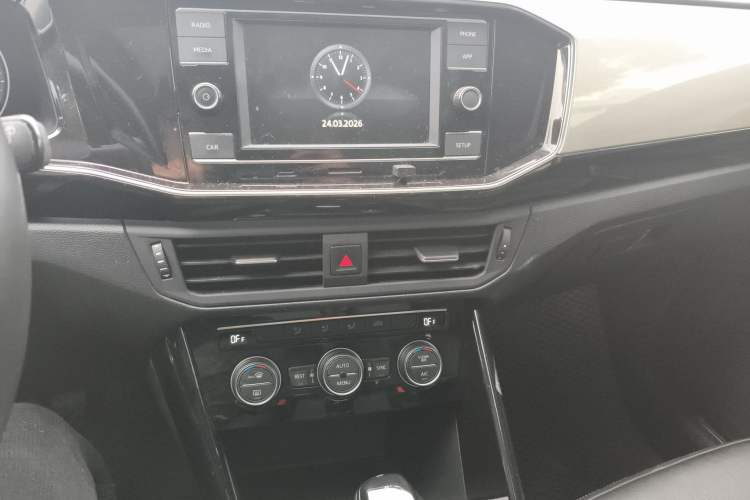 Used Volkswagen Tayron 2019 330TSI Two-Wheel Drive Luxury Model China VI Standard Audio And AC Panel