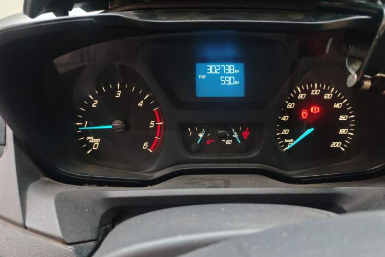 Used Ford Transit 2017 2.0T Diesel Van Short Wheelbase Low Roof China IV Standard Instrument Cluster