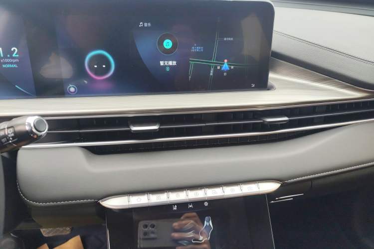 Used Chery Tiggo 8 PLUS 2022 290TGDI DCT Luxury Edition Audio And AC Panel