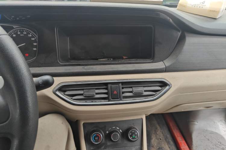 Used CHANGAN KUAYUE Xing V3 2022 1.5L Gasoline Enjoyment Model 2-Seat Van JL473QH Audio And AC Panel