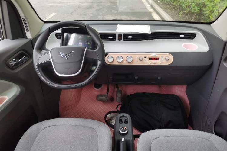 Used Wuling Hongguang MINIEV 2022 Macaron Premium Model – Lithium Iron Phosphate