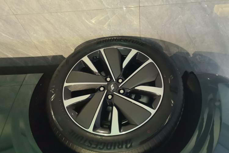 Used Li Auto L6 2025 Pro Smart Refresh Edition Left Front Wheel Hub