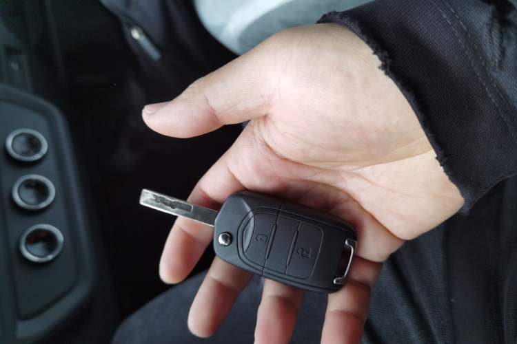 Used Wuling Yangguang 2024 300KM Comfort Version Passenger Van 75kW