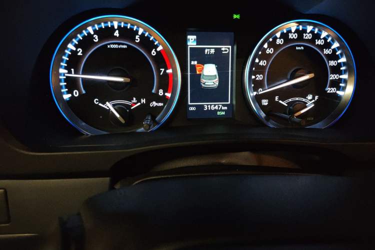 Used Toyota Highlander 2018 2.0T Four-Wheel Drive Supreme Edition 7-Seater China VI Odometer Close Up