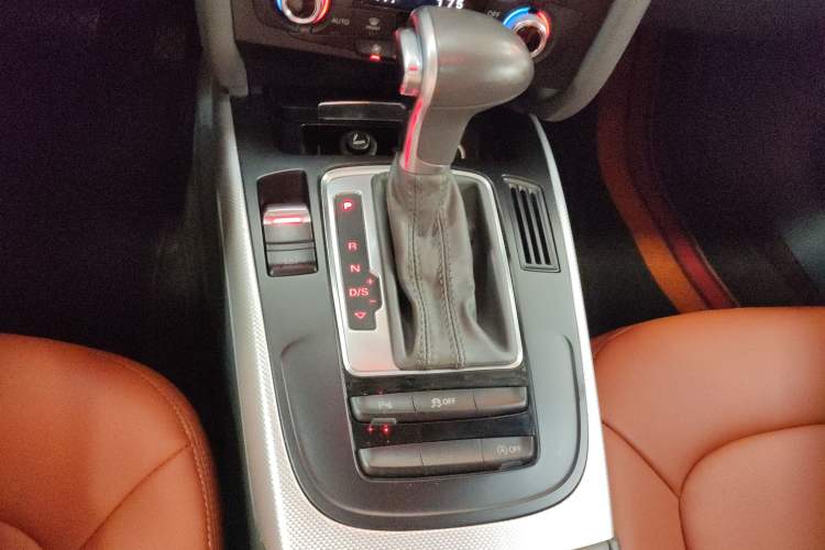 Used Audi A4L 2016 35 TFSI Automatic Standard Model Gear Lever